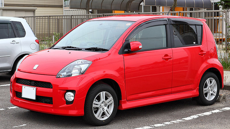 ,    Toyota Passo Sette 2004 - 2010
                