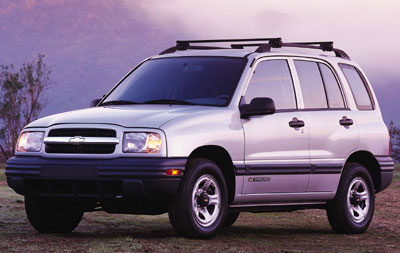 ,    Chevrolet Tracker 2000 -
                