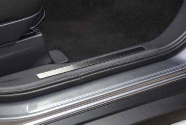 Накладка на внутренние пороги на пластик (комплект 2шт.) для Mitsubishi Outlander 2012- MIOU.31.3750